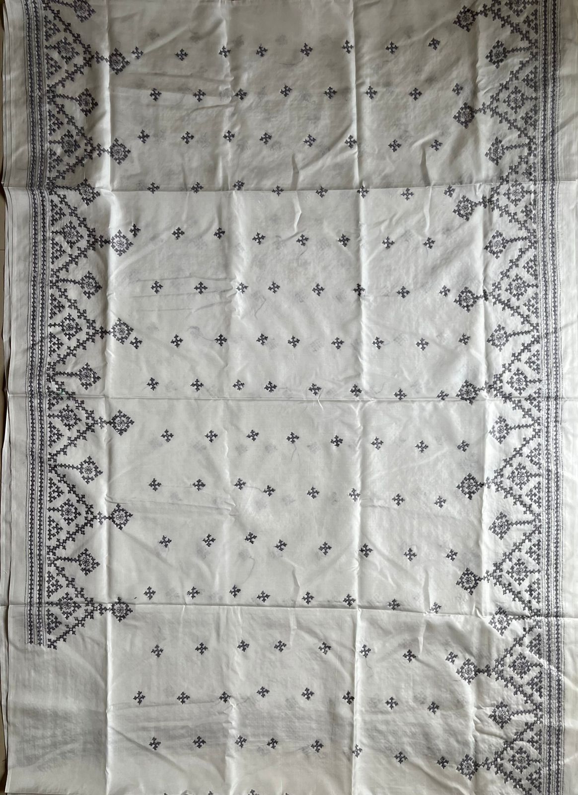 Off White Gujrati Stitch/Kutch Hand Embroidered Art Silk Saree