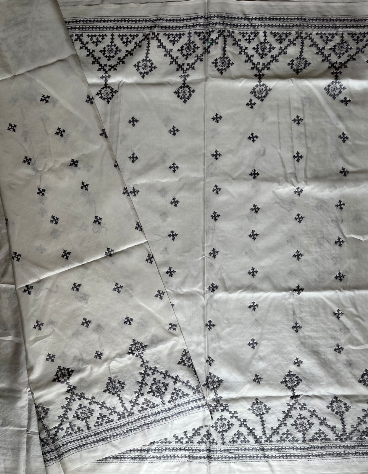 Off White Gujrati Stitch/Kutch Hand Embroidered Art Silk Saree