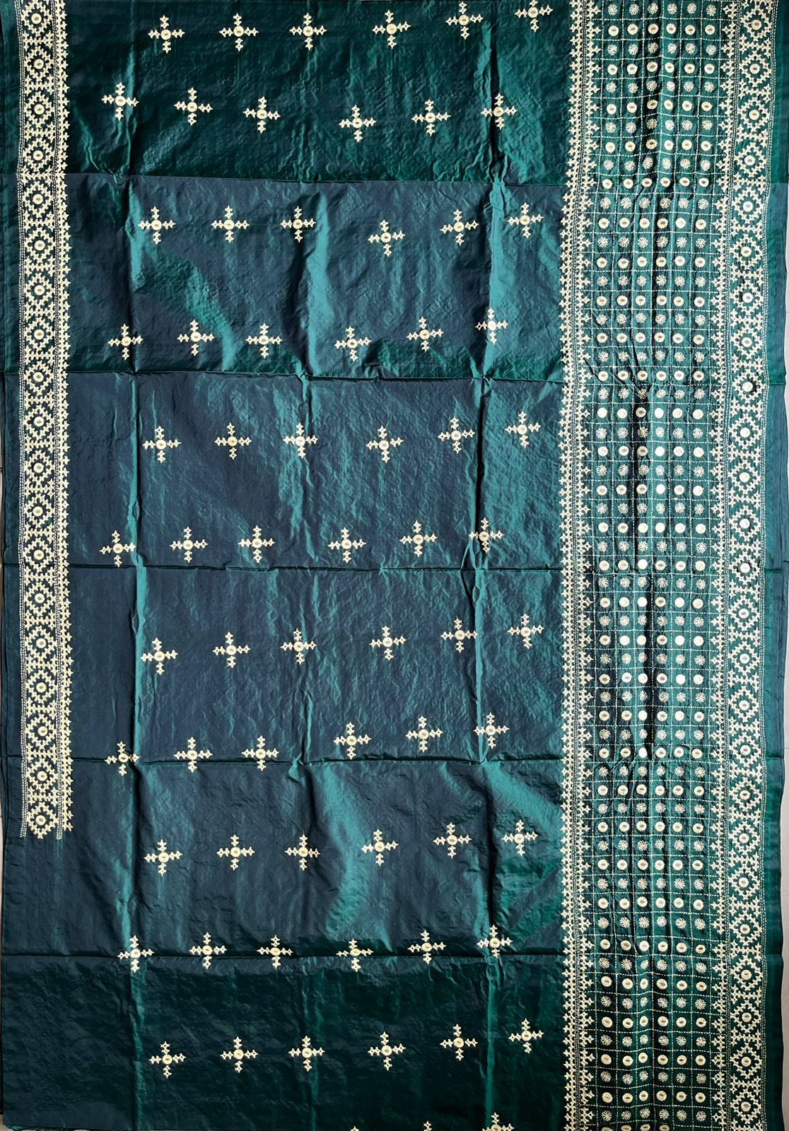 Kutch Hand Embroidered Blended Banglore Silk/Art Silk Saree