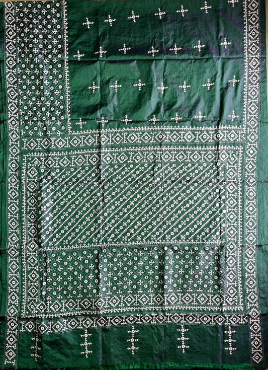 Green Kutch Hand Embroidered Blended Banglore Silk/Art Silk Saree