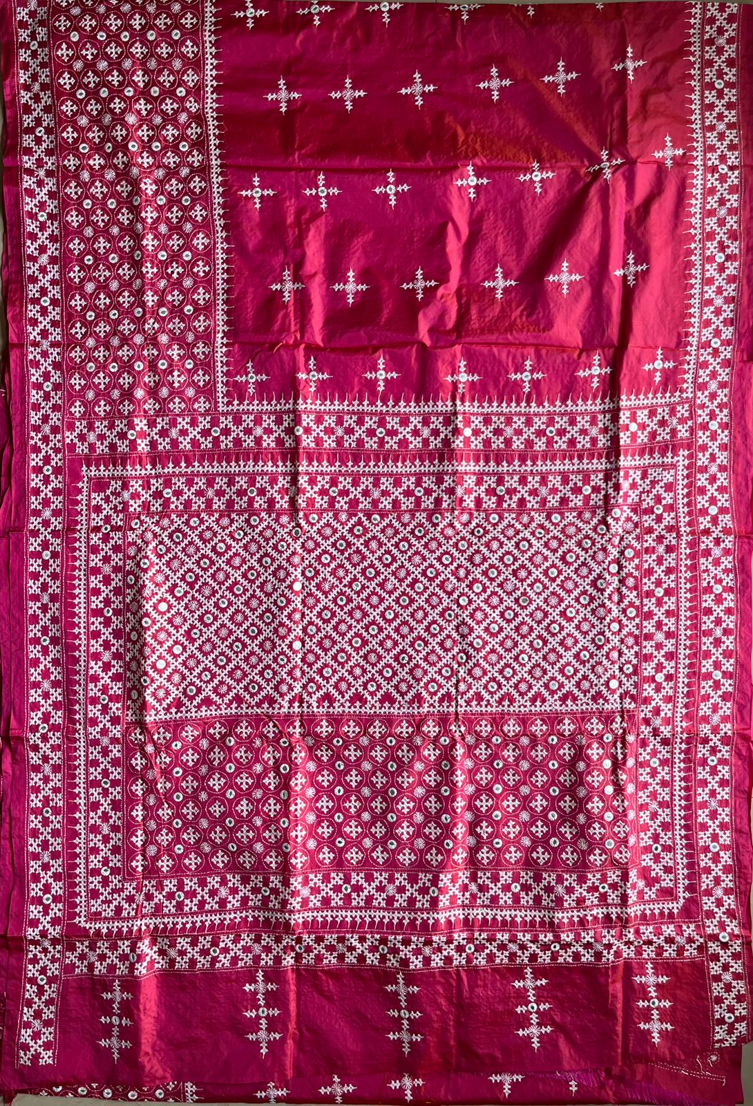 Pink Kutch Hand Embroidered Blended Banglore Silk/Art Silk Saree