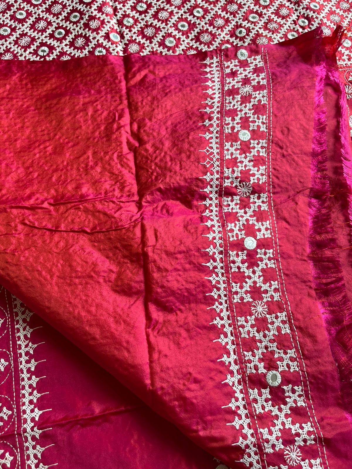 Pink Kutch Hand Embroidered Blended Banglore Silk/Art Silk Saree