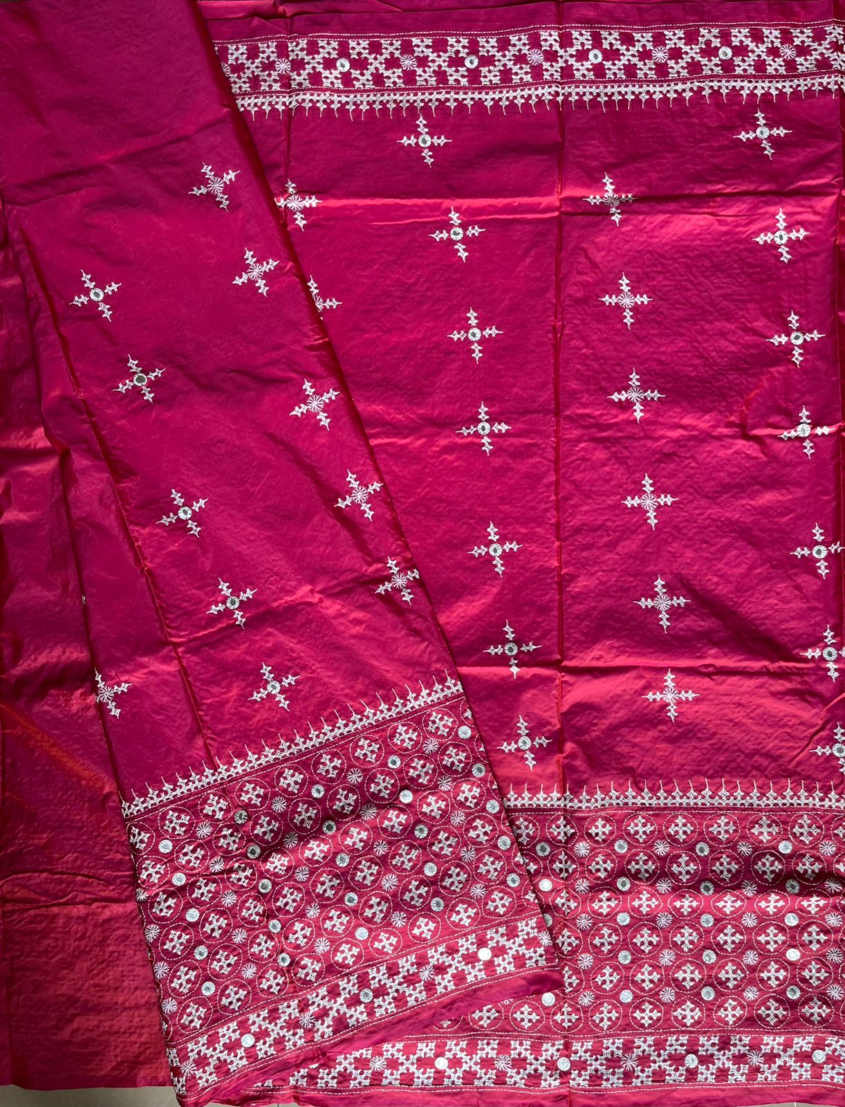 Pink Kutch Hand Embroidered Blended Banglore Silk/Art Silk Saree