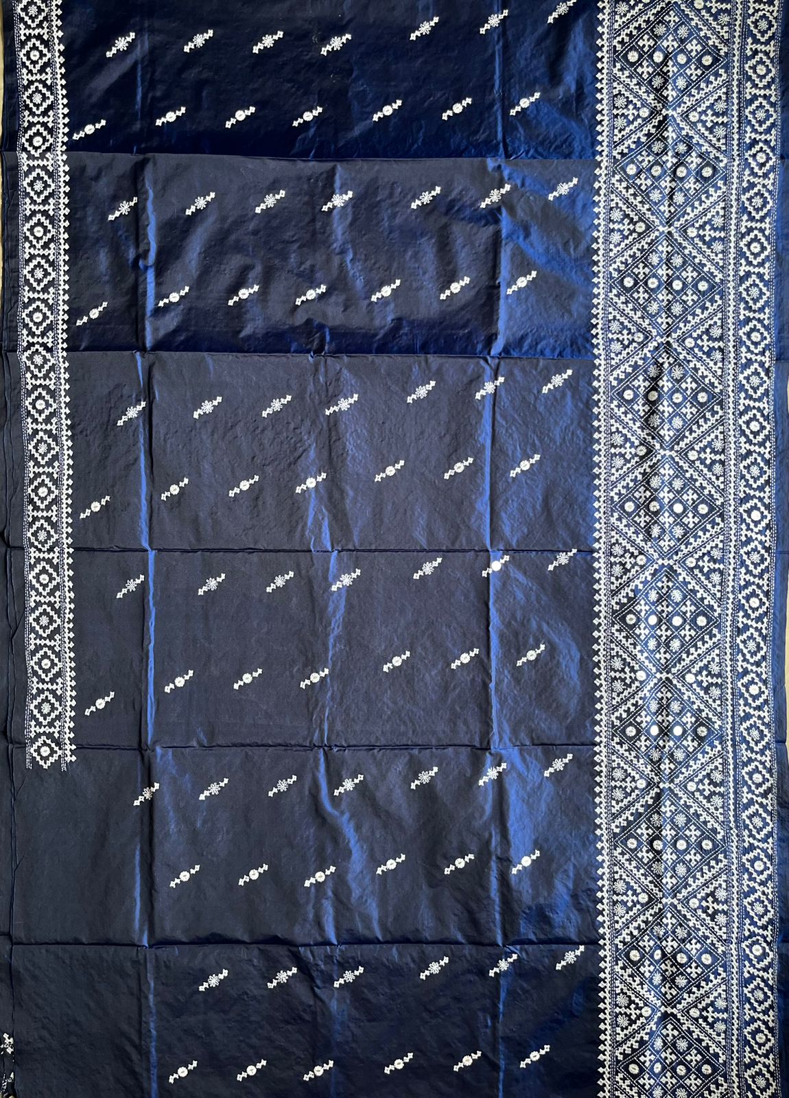 Blue Kutch Hand Embroidered Blended Banglore Silk/Art Silk Saree