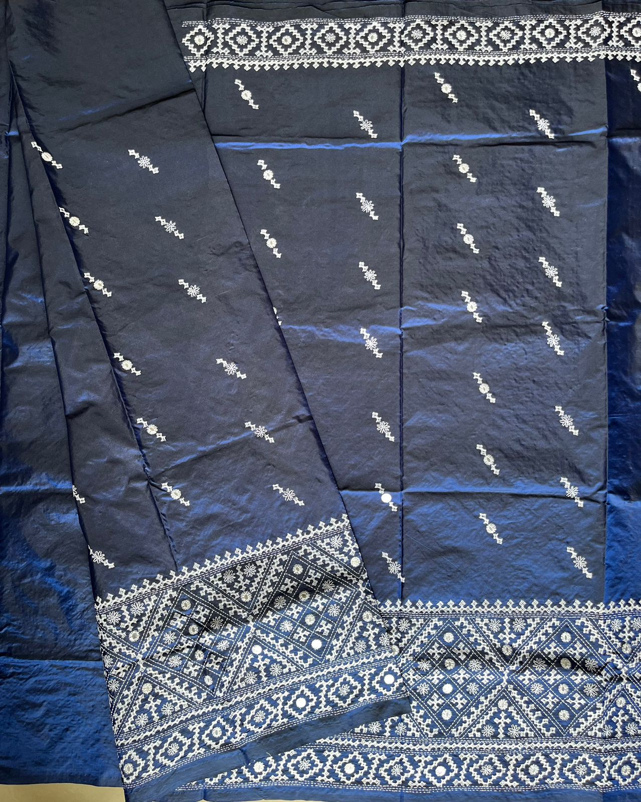 Blue Kutch Hand Embroidered Blended Banglore Silk/Art Silk Saree