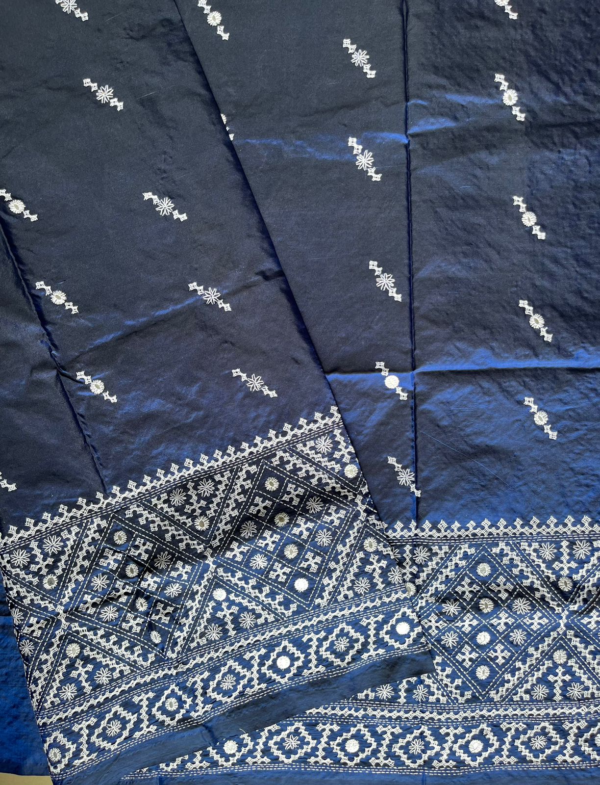 Blue Kutch Hand Embroidered Blended Banglore Silk/Art Silk Saree