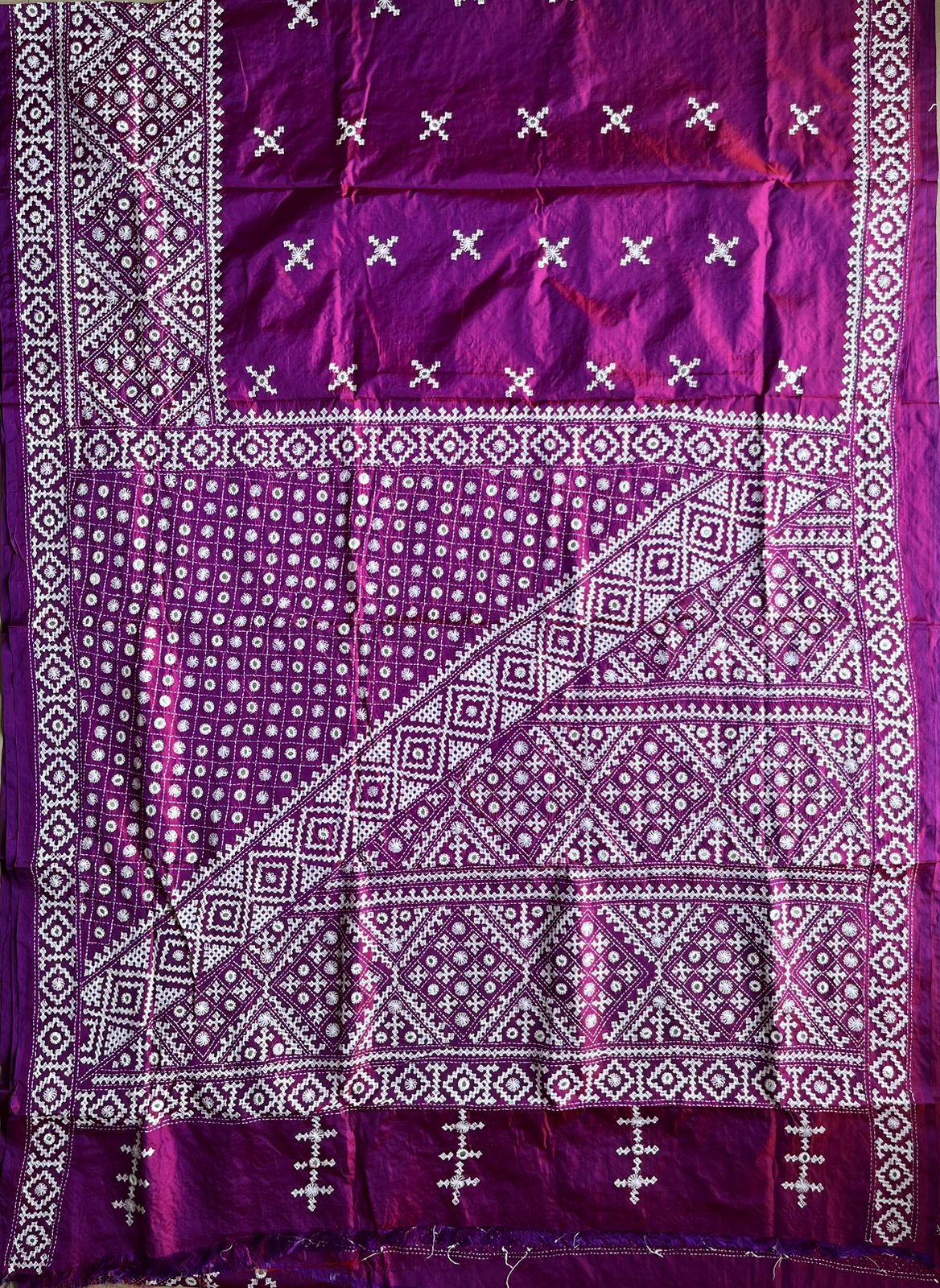 Kutch Hand Embroidered Blended Banglore Silk/Art Silk Saree