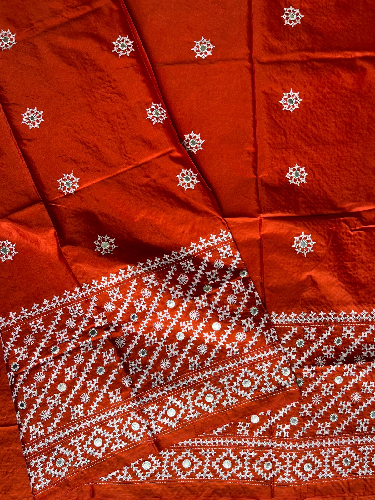 Kutch Hand Embroidered Blended Banglore Silk/Art Silk Saree