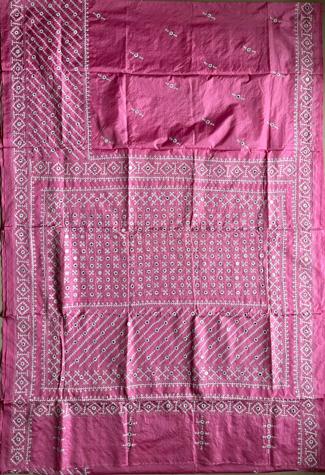 Kutch Hand Embroidered Blended Banglore Silk/Art Silk Saree