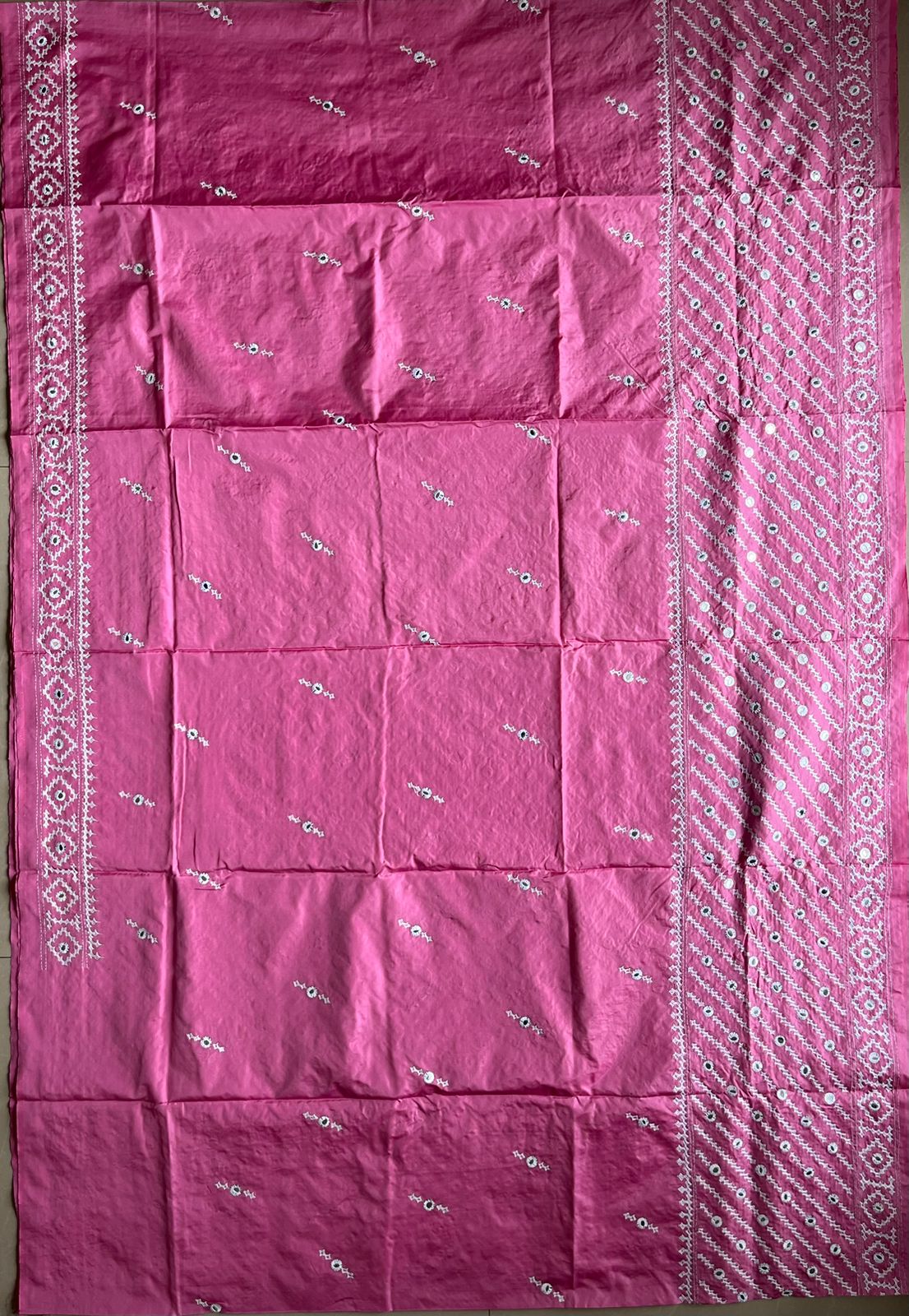 Kutch Hand Embroidered Blended Banglore Silk/Art Silk Saree