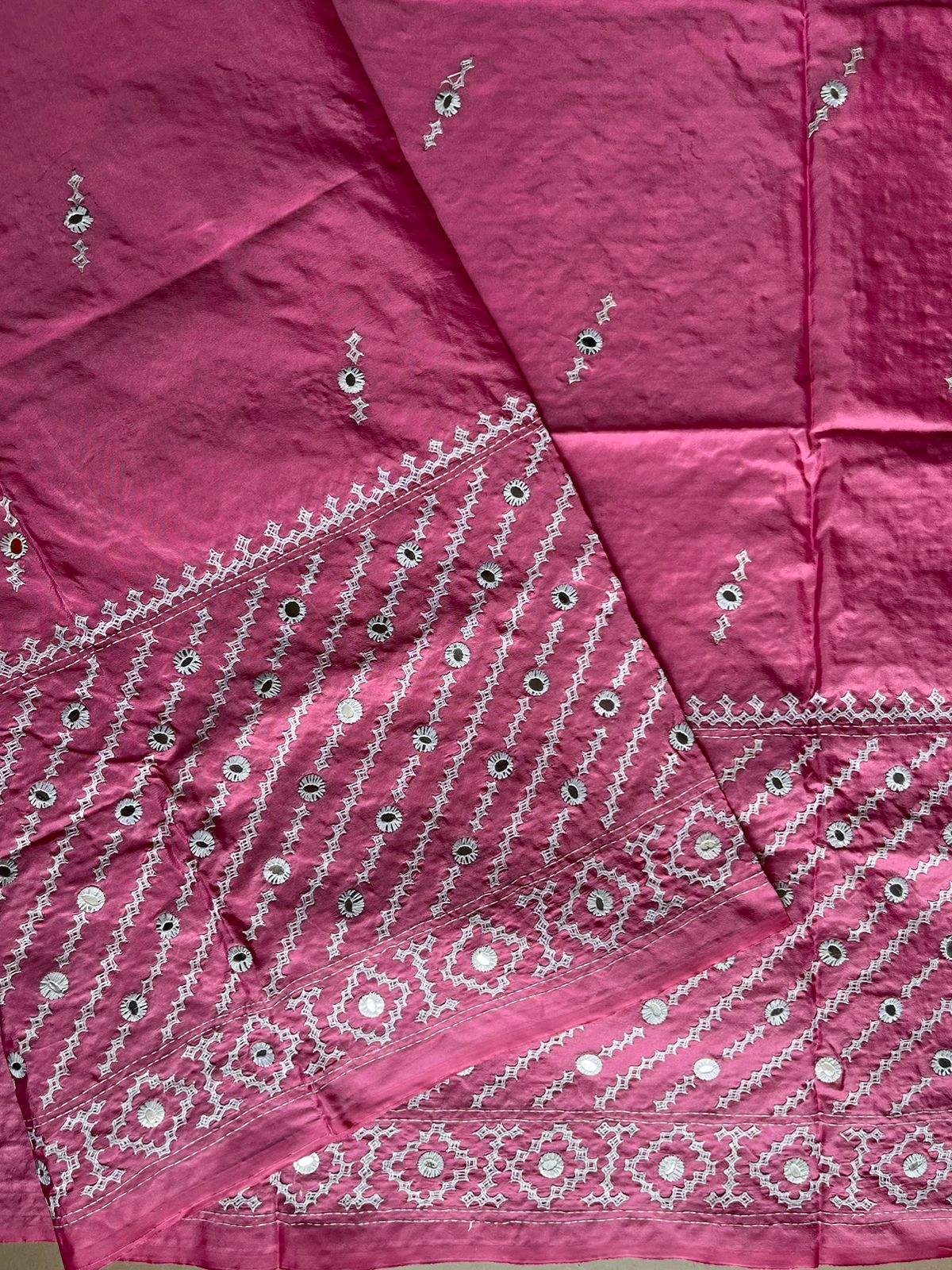 Kutch Hand Embroidered Blended Banglore Silk/Art Silk Saree