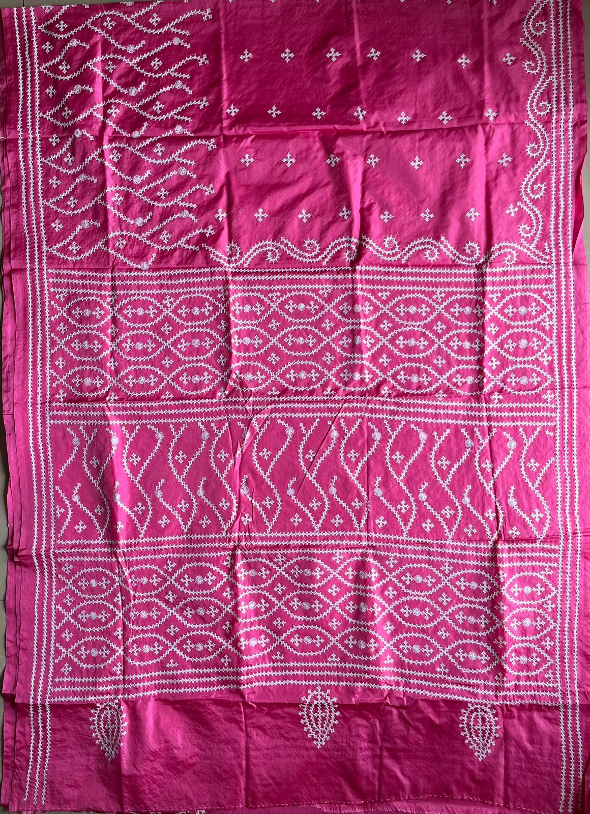 Pink Kutch Hand Embroidered Blended Banglore Silk/Art Silk Saree