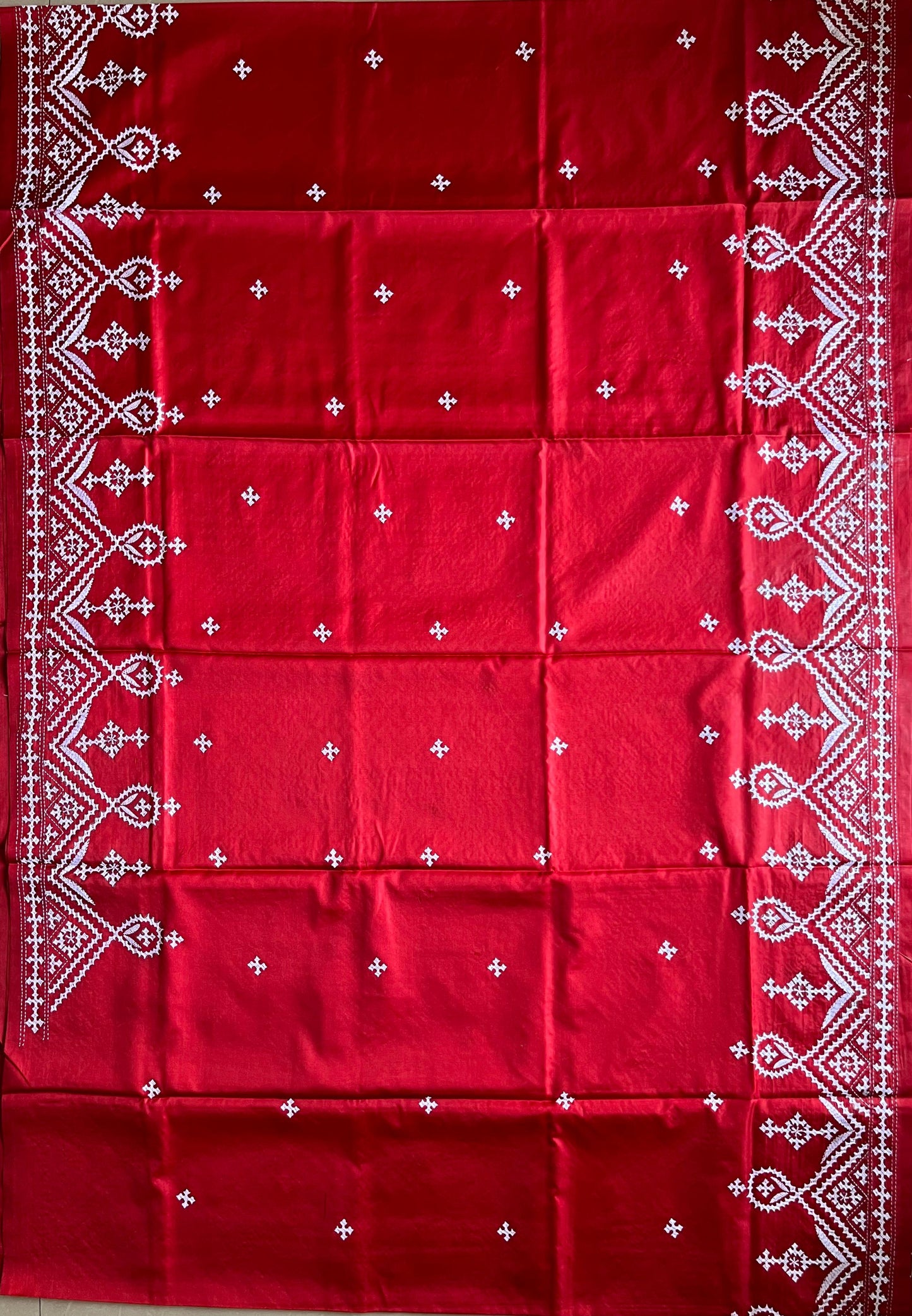 Kutch Hand Embroidered Blended Banglore Silk/Art Silk Saree