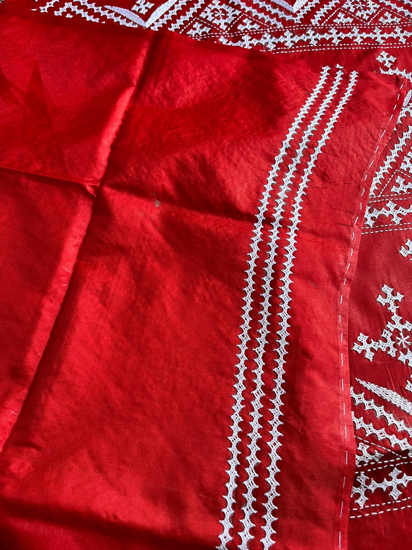 Kutch Hand Embroidered Blended Banglore Silk/Art Silk Saree