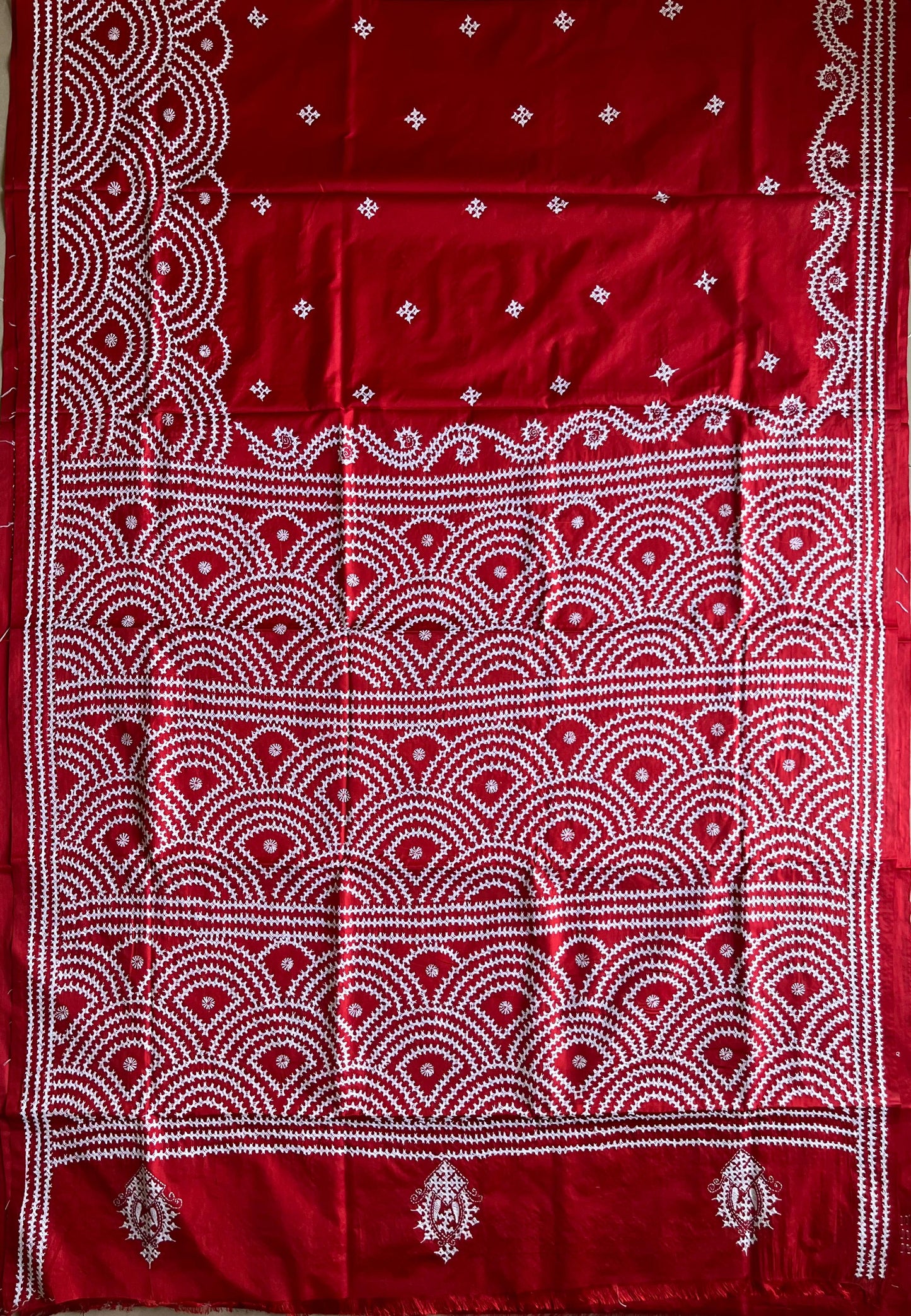 Kutch Hand Embroidered Blended Banglore Silk/Art Silk Saree