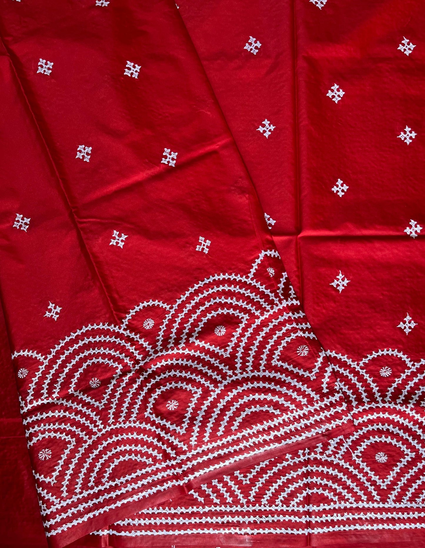 Kutch Hand Embroidered Blended Banglore Silk/Art Silk Saree