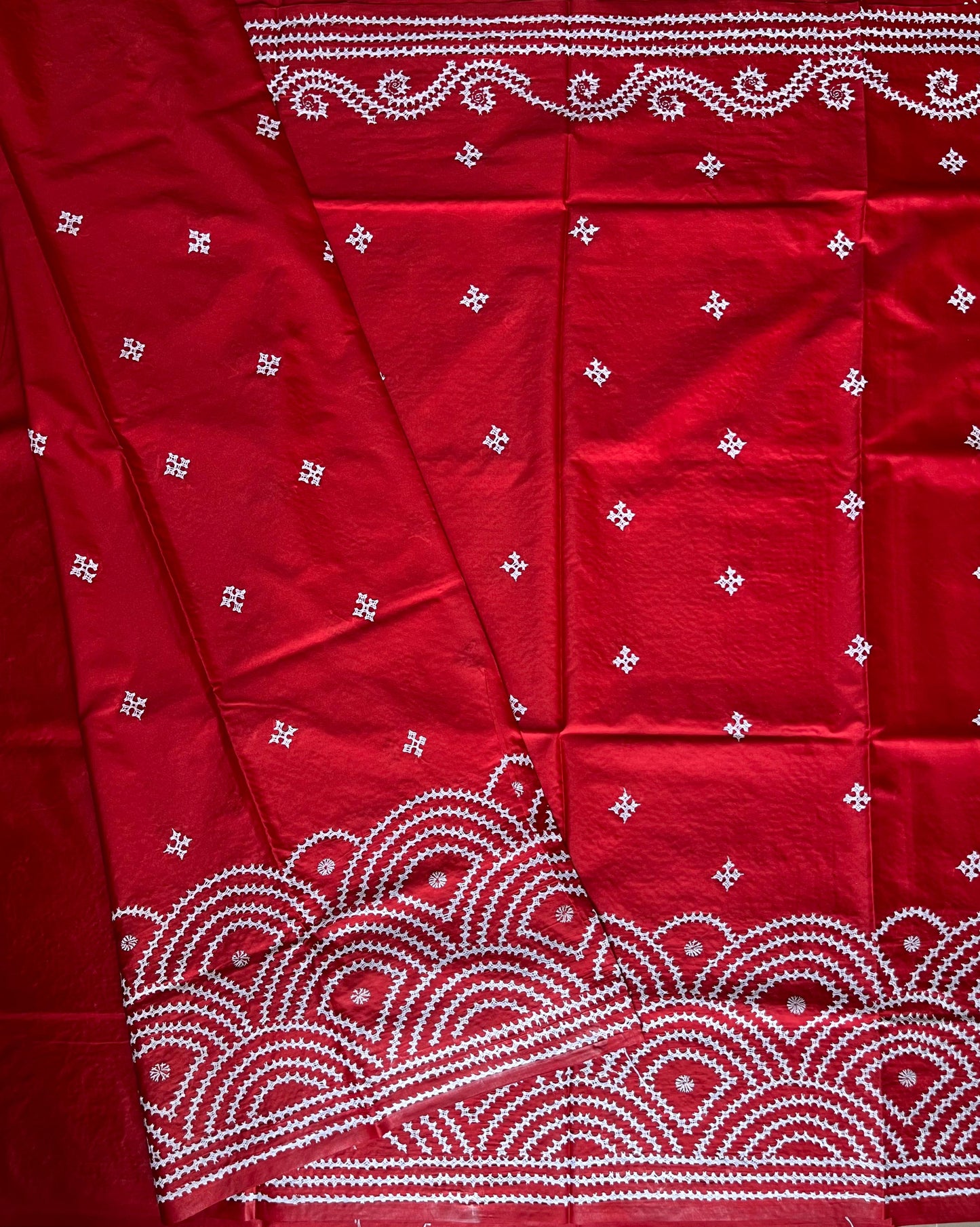 Kutch Hand Embroidered Blended Banglore Silk/Art Silk Saree