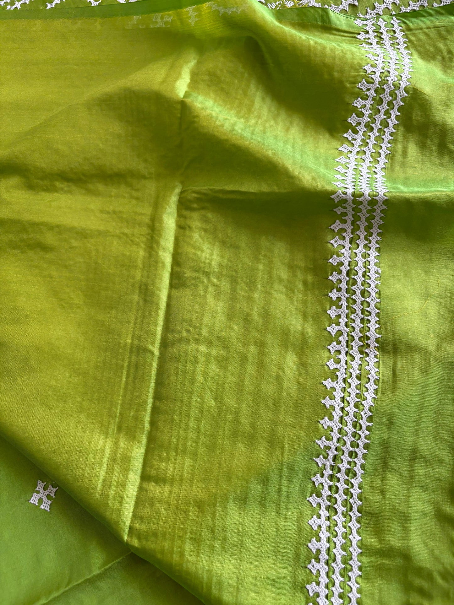 Gujrati Stitch/Kutch Hand Embroidered Art Silk Saree - Green