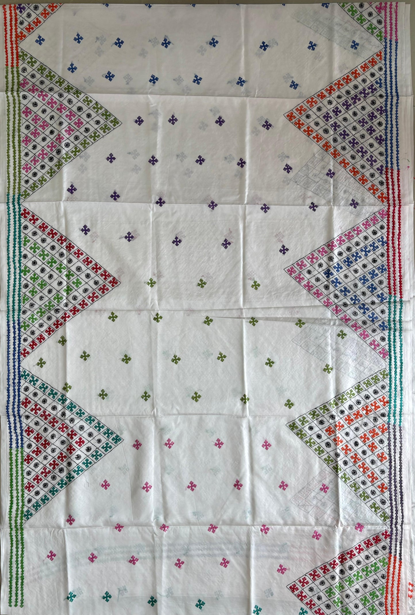 Gujrati Stitch/Kutch Hand Embroidered Art Silk Saree - Off White