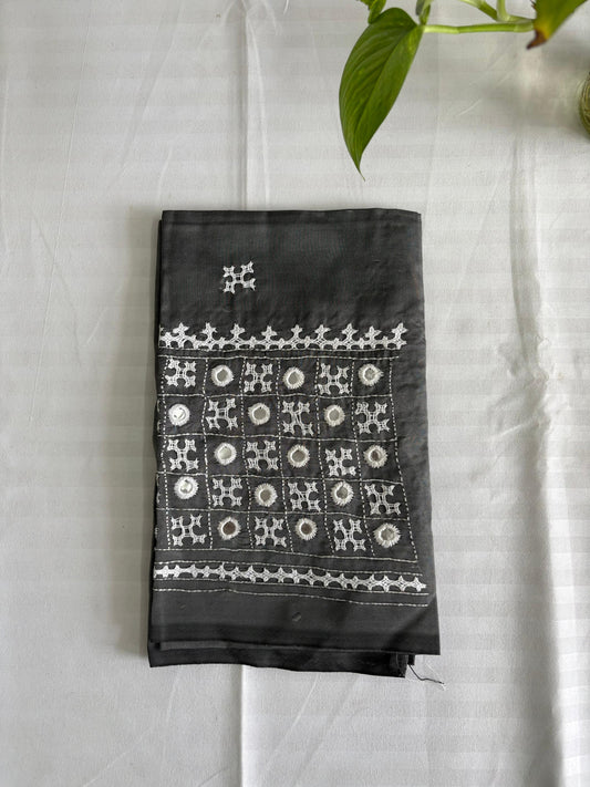Grey Gujrati work blouse pieces in art silk 1 mtr