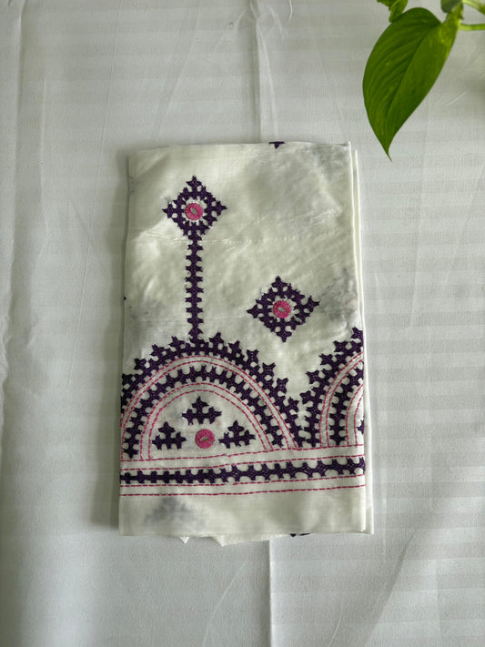 White Gujrati work blouse pieces in art silk 1 mtr