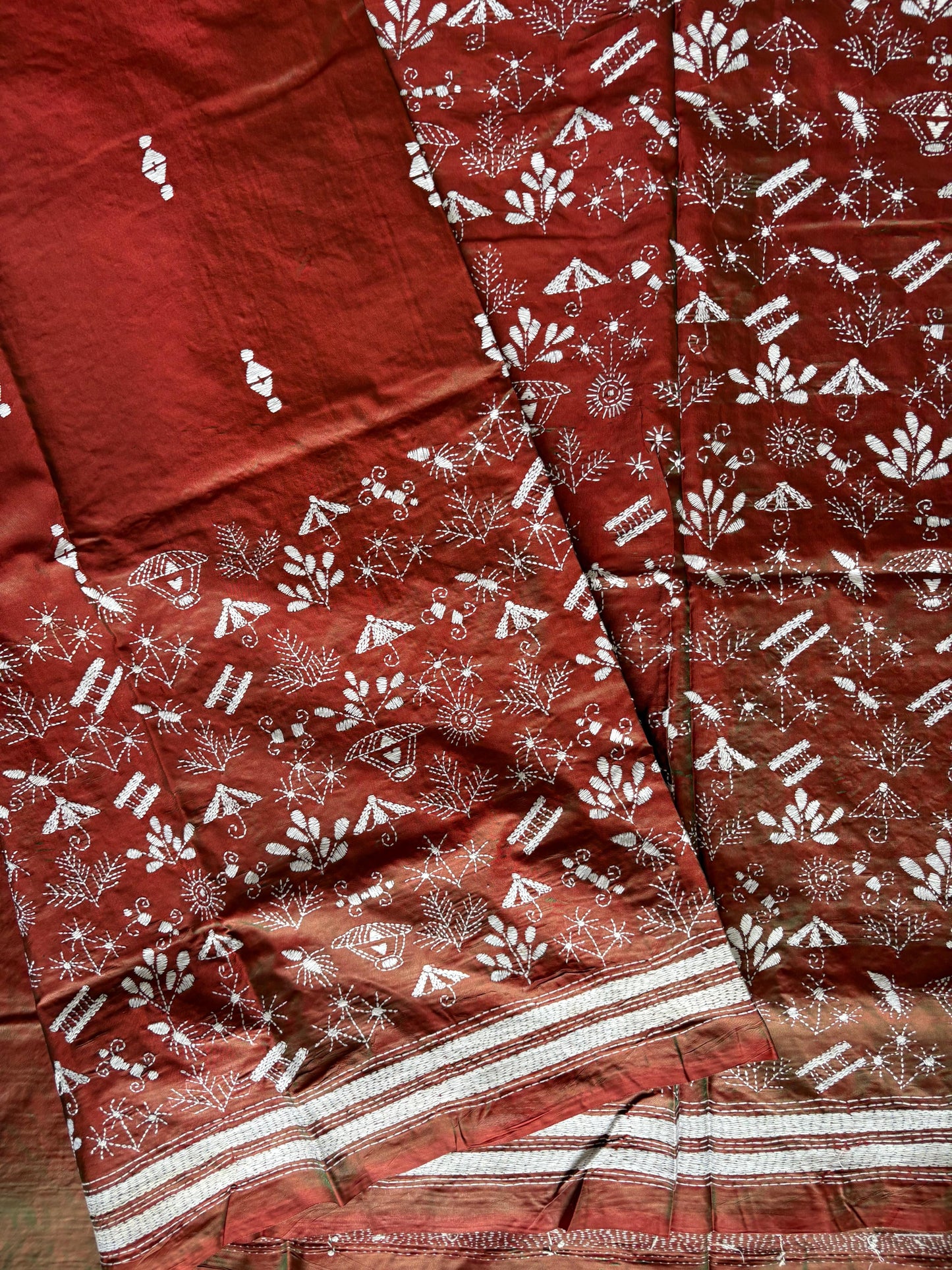 Kantha Hand Embroidered Blended Banglore Silk/Art Silk Saree With Blouse